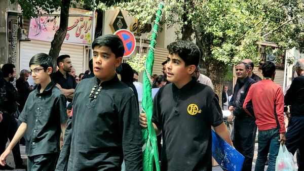 حضور قشر نوجوان و جوان در عزاداری تاسوعای حسینی