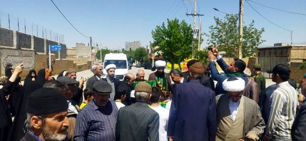 استقبال مردم شهر تیتکانلو از پرچم امام رضا(ع)