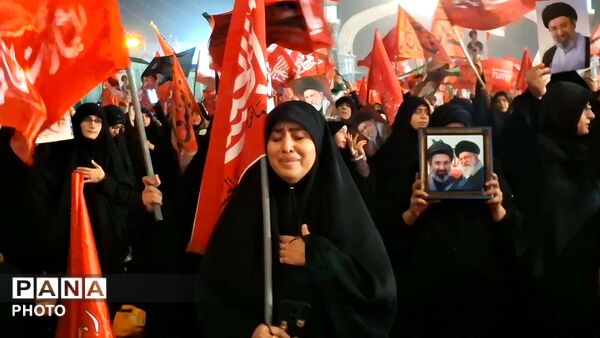 بیعت مردم با آقای شهید ایران 