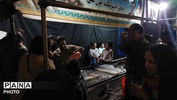 موکب شهدای روستای آهوان در نود و هشتمین شب از اجتماعات مردمی 
