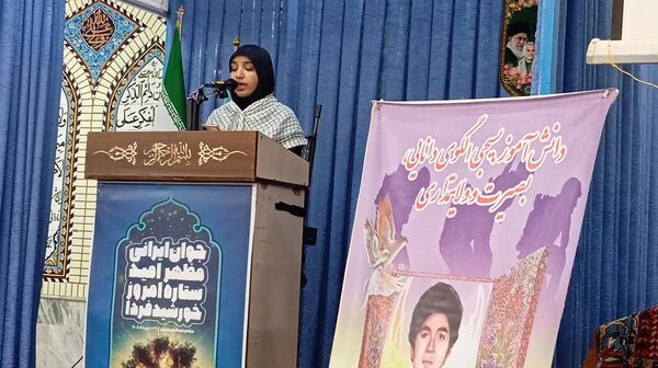 نماز جمعه با حضور دانش‌آموزان فعال بسیجی شهر بن