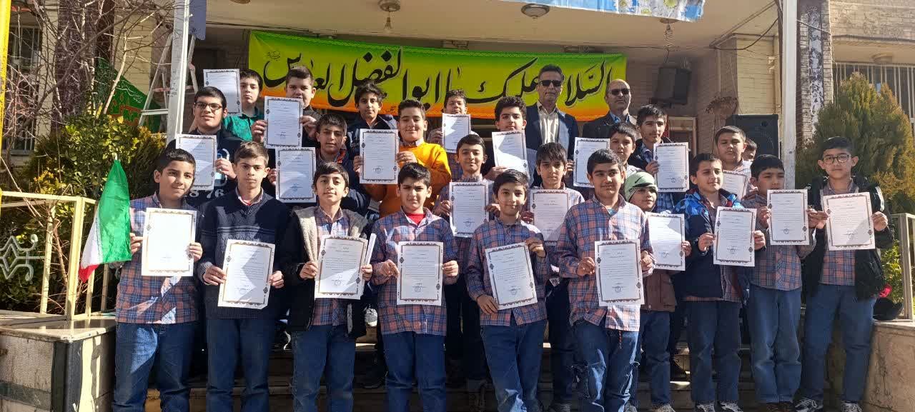  نواختن زنگ انقلاب در دبستان حضرت ابوالفضل(ع)2