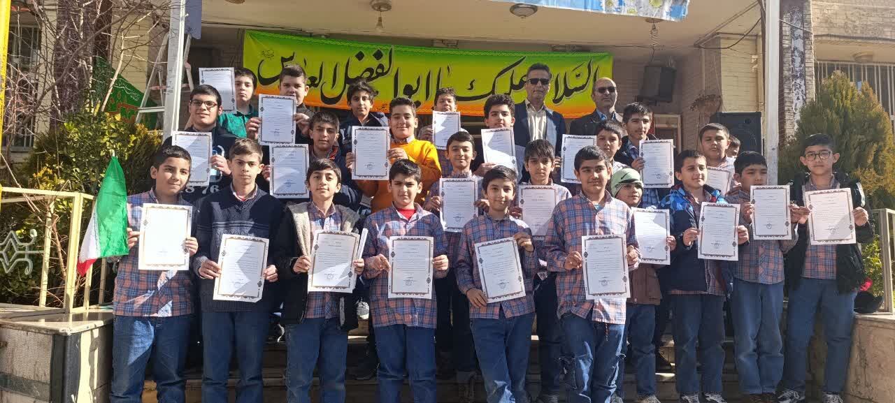  نواختن زنگ انقلاب در دبستان حضرت ابوالفضل(ع)2