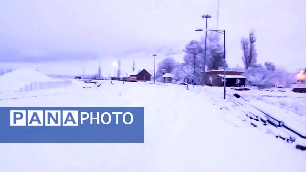بارش اولین برف پاییزی در روستای نورآباد شازند
