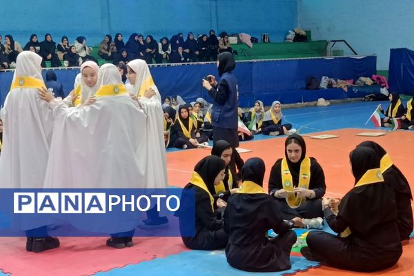 یاوران انقلاب؛روشنای مسیر نوجوانان امروز