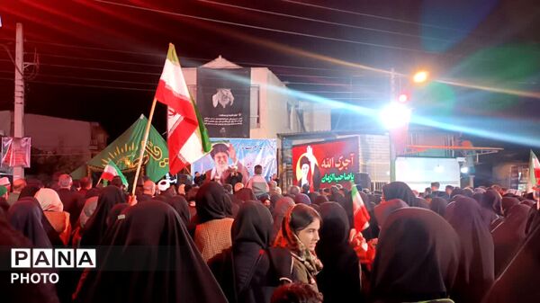 مردم بندرگز پای نظام‌ماندند