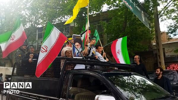 شام ولادت علی ابن موسی‌الرضا، در حریم رضوی