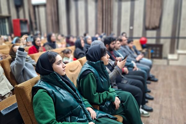 یلدا با نخستین جشنواره‌ هنرهای آوایی کانون ملائک در قرچک