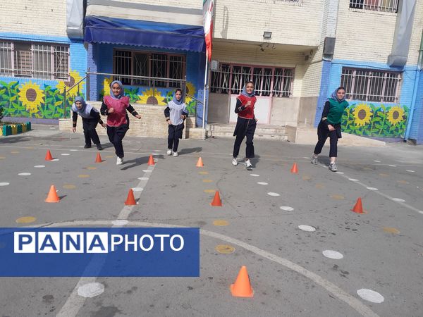 مسابقات ورزشی در دبیرستان عطیه ۲ شهرستان ملارد