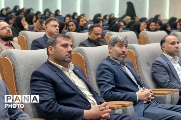 درخشش ستارگان ورامین در آیین تجلیل از نخبگان آموزشی