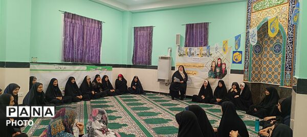 برگزاری برنامه فرهنگی-دینی «طلایه‌داران» در مدرسه نجابت شهرستان سملقان