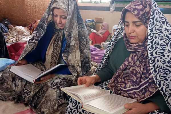 اوج دعا و تَضَرُّع در آخرین روز اعتکاف 