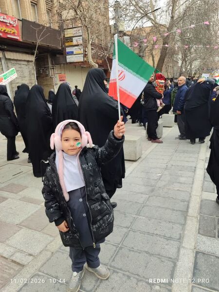 شکوه همدلی در روز پیروزی