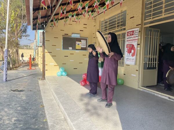 برگزاری جشن باستانی یلدا در دبیرستان دخترانه ابویی‌نژاد