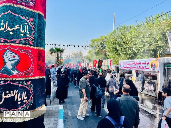 تجلیِ شکوهِ ایمان در مسیرِ عاشقی؛ تهران یکپارچه غرق در سوگِ اربعین