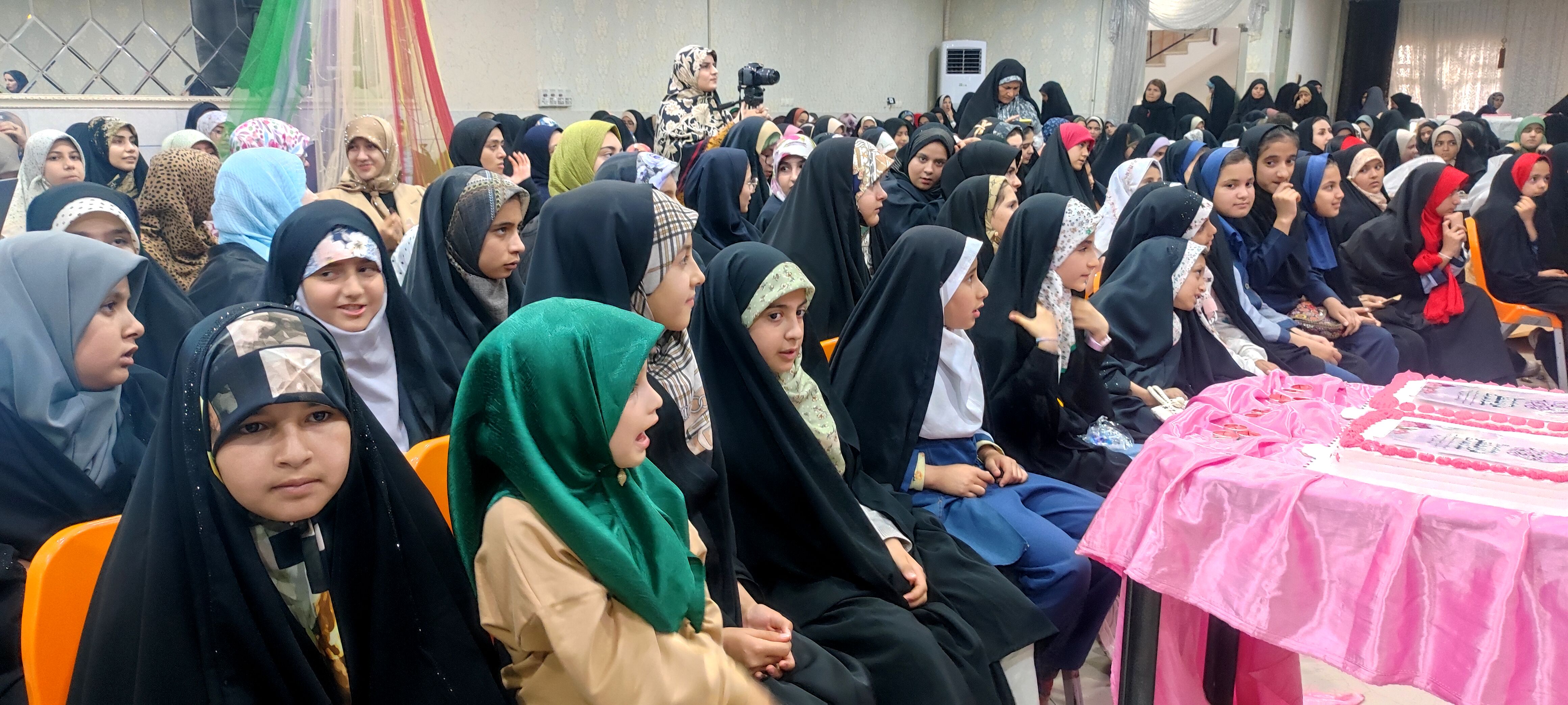 حضور دانش‌آموزان مدرسه خاقانی در جشن دختران آفتاب شیروان