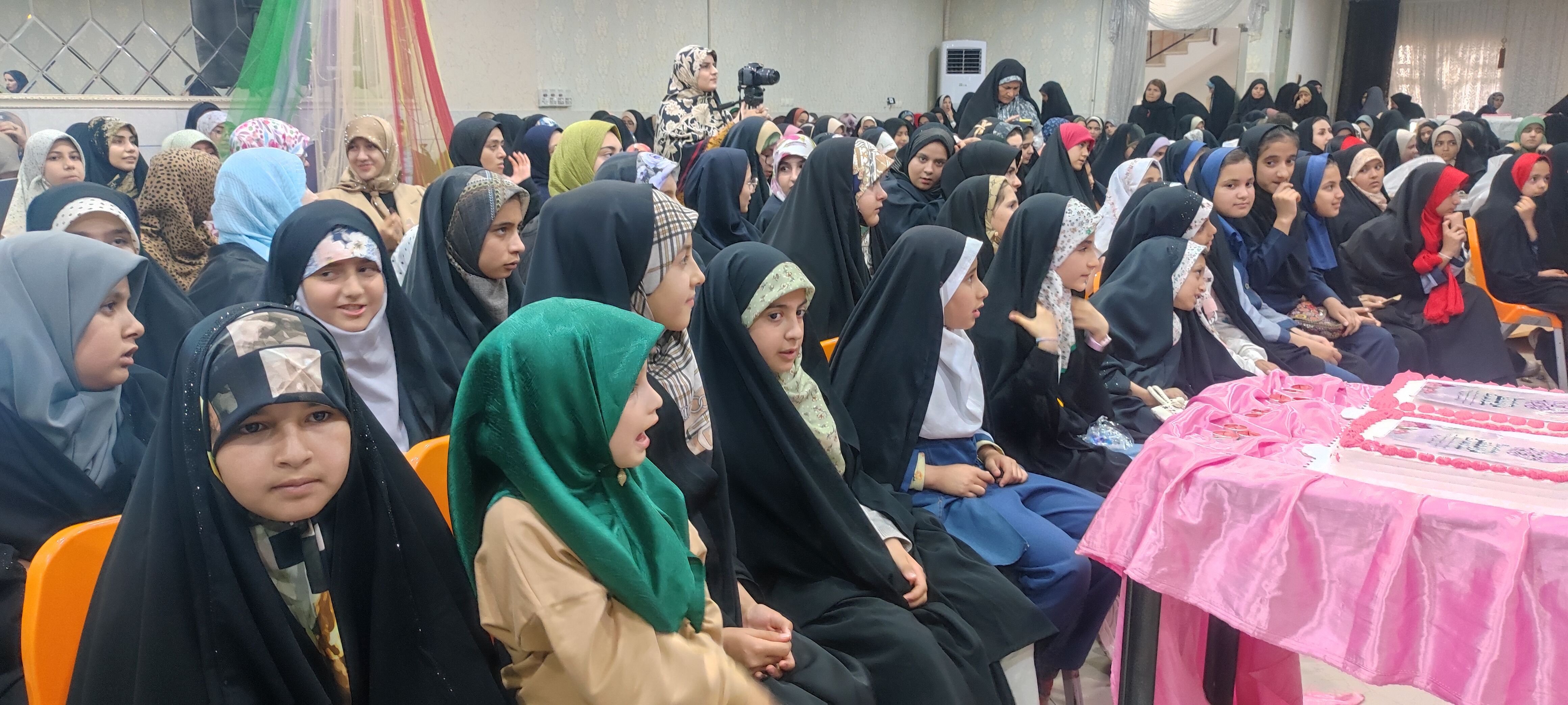 حضور دانش‌آموزان مدرسه خاقانی در جشن دختران آفتاب شیروان
