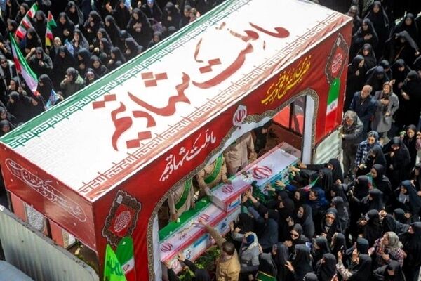 گر پدر نیست تفنگ پدری هست هنوز!