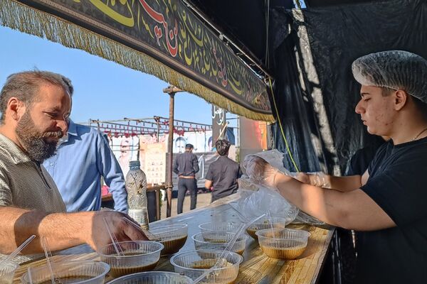 از مدرسه تا موکب حسینی؛ دانش‌آموزان پیشتاز شهرستان قدس در خدمت زائران اربعین حسینی