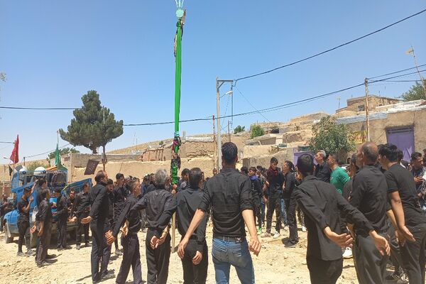 مراسم سوگواری سالار شهیدان حضرت اباعبدالله الحسین (ع) در روستای گزکوه 