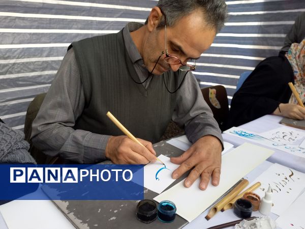 حضور دانش آموزان اسلامشهری در راهپیمایی ۱۳ آبان