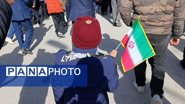 حضور گسترده مردم سفیددشت در راهپیمایی ۲۲ بهمن