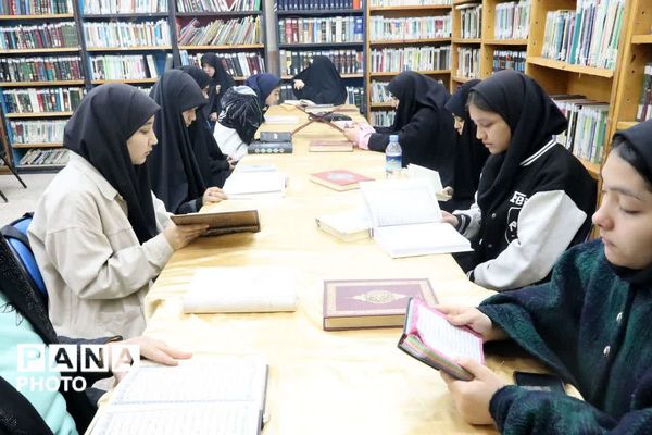 طنین چهل و چهارمین شور رقابت قرآنی در قلب‌های دانش‌آموزان قرچکی