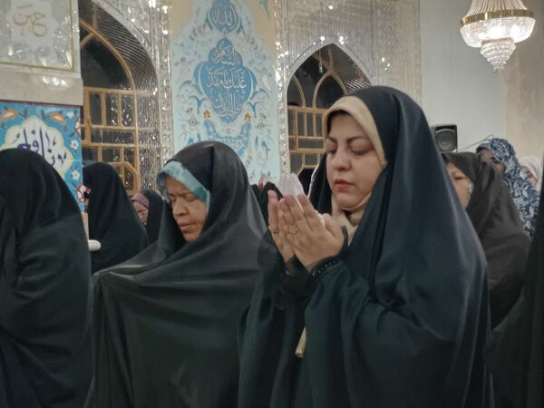 نماز جماعت در شب میلاد پیامبر اکرم (ص) و امام صادق (ع) در کاخک