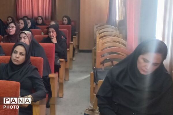 دومین دوره آموزش و مهارت افزایی تغذیه و نگهداری از کودک در ناحیه دو شهرری 