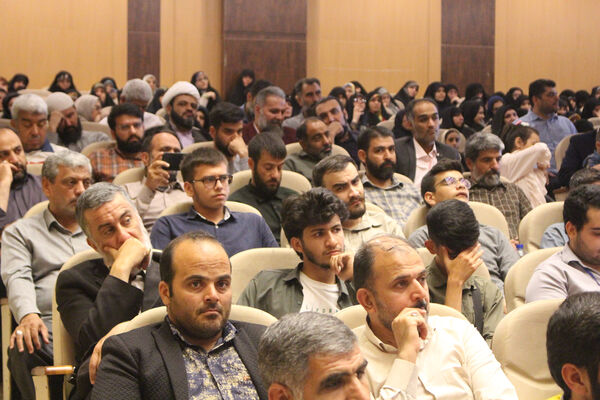 جلوه‌هایی از دومین دوره جشنواره روایت جهاد در قم -1
