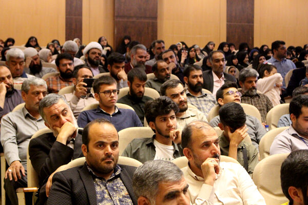 جلوه‌هایی از دومین دوره جشنواره روایت جهاد در قم -1