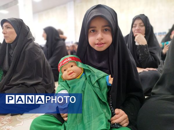 مراسم شیرخوارگان حسینی در شهرستان فریدونشهر 