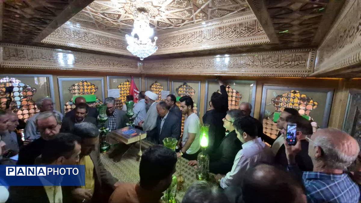 مراسم غبارروبی ضریح مطهر حضرت سلطانعلی(ع) همزمان با میلاد پیامبر(ص) و امام صادق(ع) در مشهد اردهال