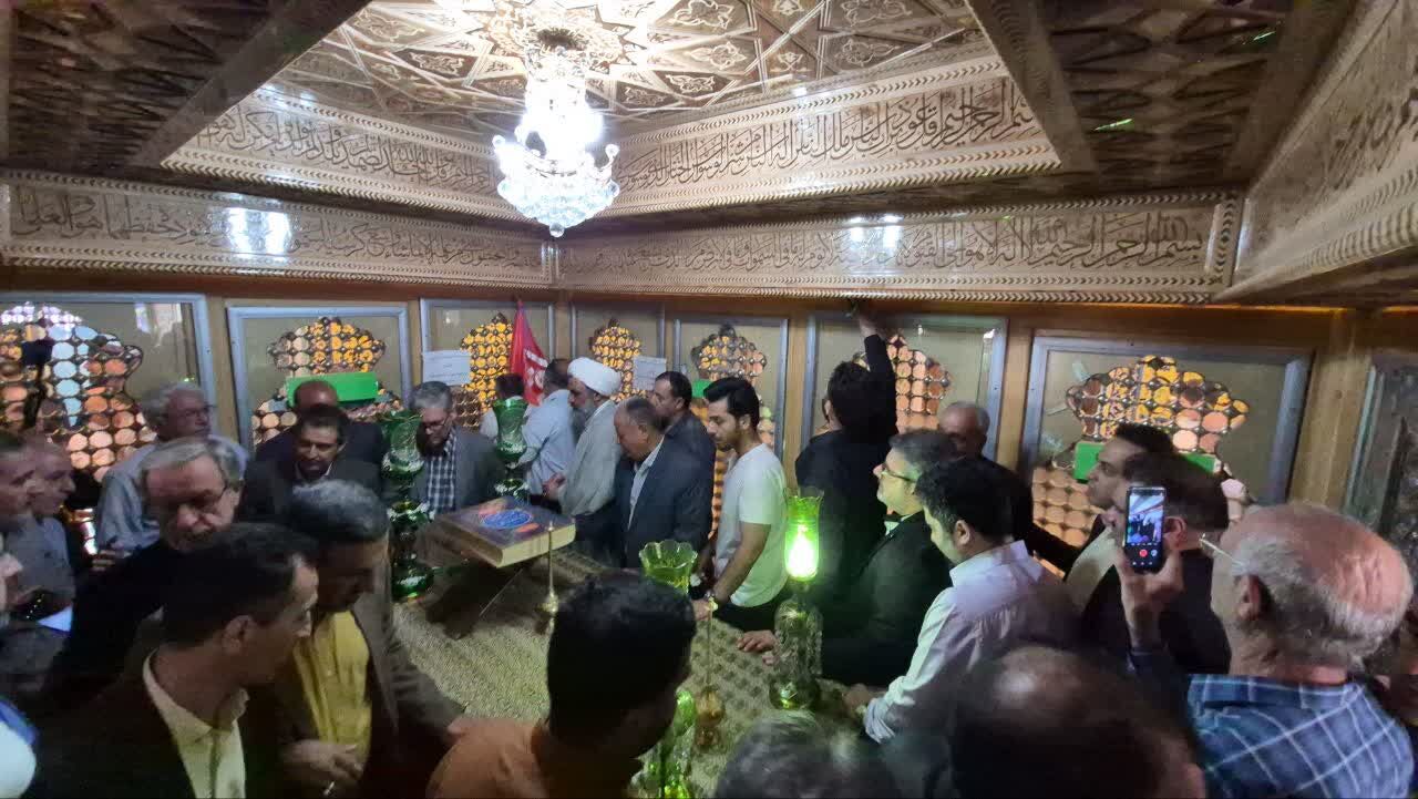 مراسم غبارروبی ضریح مطهر حضرت سلطانعلی(ع) همزمان با میلاد پیامبر(ص) و امام صادق(ع) در مشهد اردهال