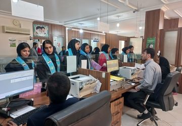 بازدید دانش‌آموزان دختر پیشتاز متوسطه دوم از اداره تأمین‌‌اجتماعی 