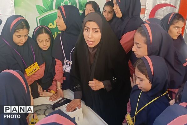 آموزش مهارت‌های پدافند غیرعامل به دانش‌آموزان آموزشگاه آیت‌الله هاشمی رفسنجانی قرچک