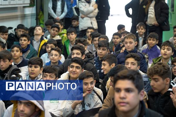 جشن پیروز انقلاب در دبیرستان تهرانی باقرشهر 