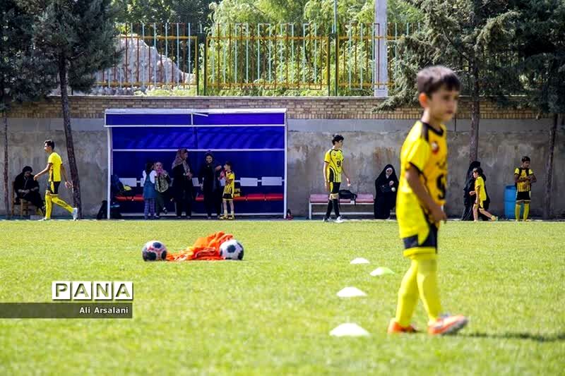 فوتبال مدارس، از محوطه جریمه کم توجهی خارج شود