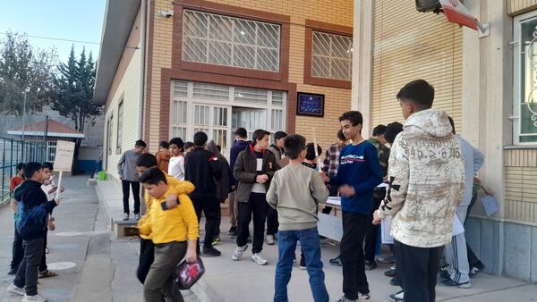 برپایی اردوی شبانه مقاومت در دبیرستان شهید بهشتی