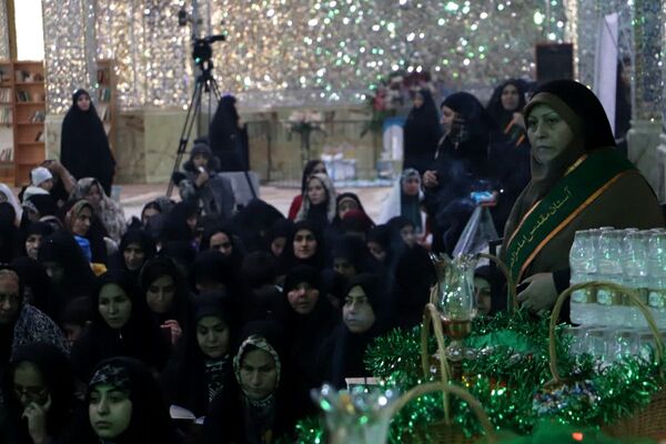آیین تکریم مادران و همسران شهدا در شبستان بزرگ حرم بی‌بی سکینه(س)
