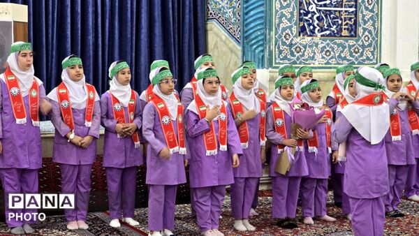 شکوه پاسداشت مقام معلم با حضور دانش‌آموزان و مسئولان آموزش و پرورش شهرستان نظرآباد