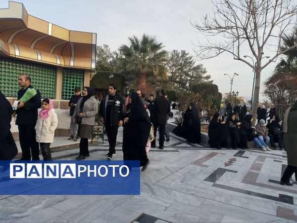 روزهای چراغ برات‌‌‌ در آرامگاه شهید مدرس کاشمر