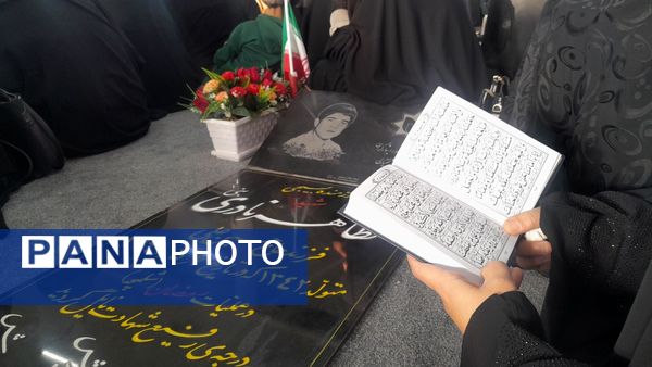 آوای عطر آگین دعای ندبه در گلزار شهدای شهر بن پیچید