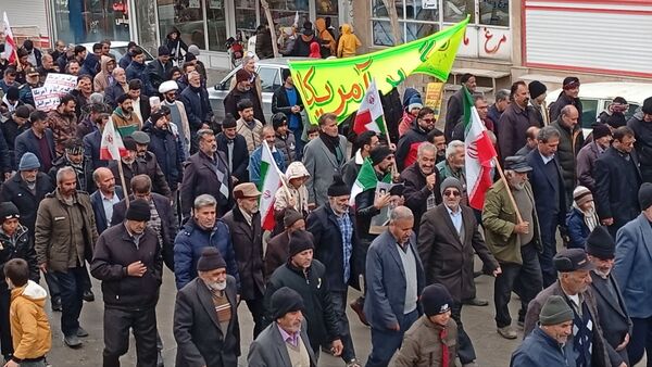 حاشیه نگاری حضور مردم شهر بن در راهپیمایی ۲۲ بهمن ۱۴۰۴
