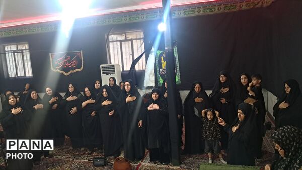 مراسم روضه‌خوانی در مسجد صاحب‌الزمان(عج) عرب آباد چهارباغ