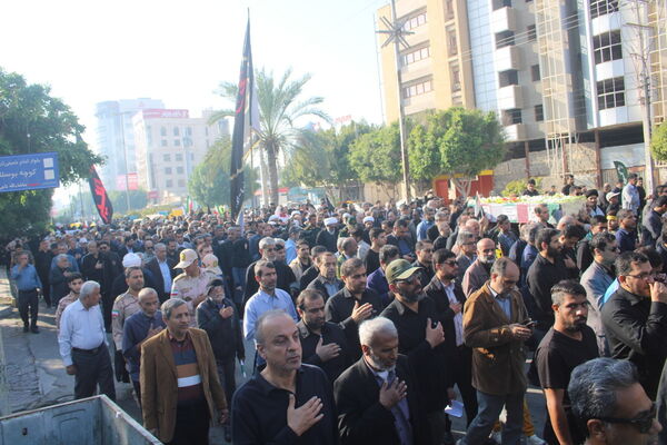 مراسم تشییع پیکر پنج شهید گمنام در بوشهر