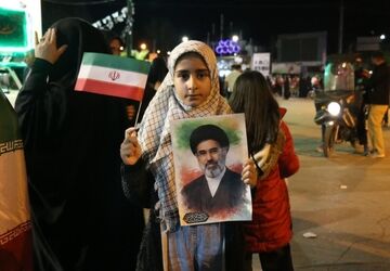 اجتماع باشکوه مردم کوهدشت در میدان امام خمینی