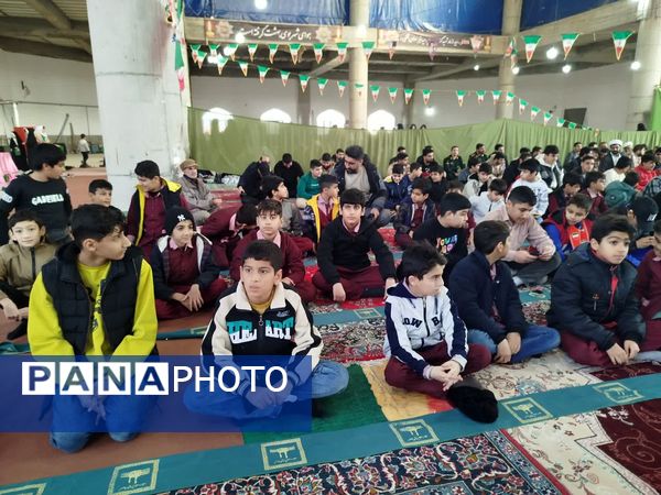 گرامیداشت سالروز ورود امام خمینی به میهن در نماز جمعه گلوگاه 