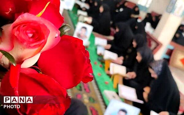 محفل قرآنی بانوان دستجرد به یاد شهدای جنگ رمضان