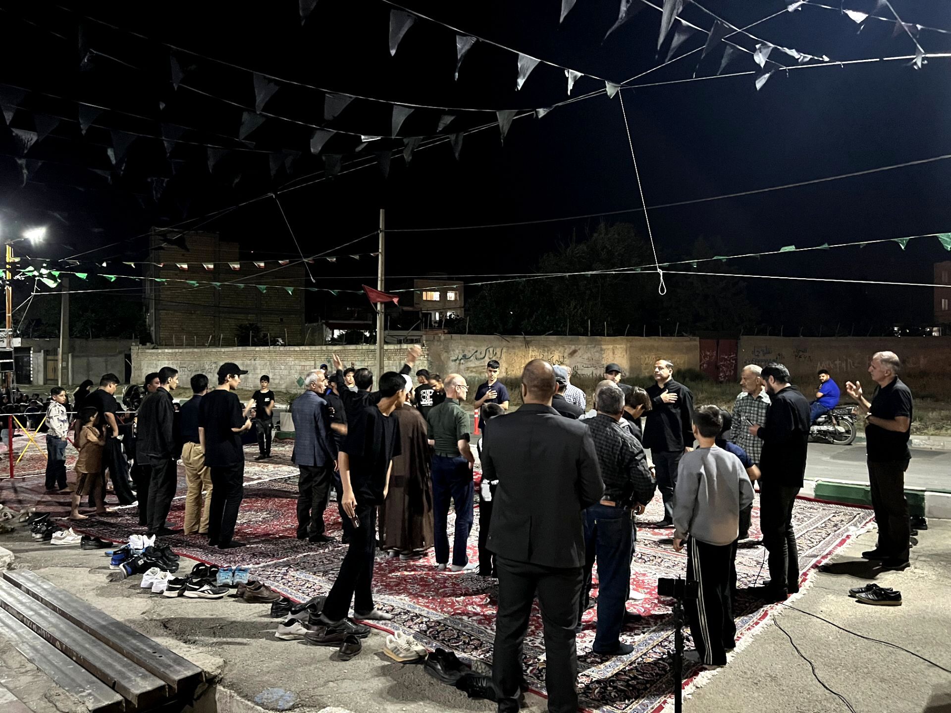 شور حسینی در شهرک ینگی امام  در شب اول محرم 